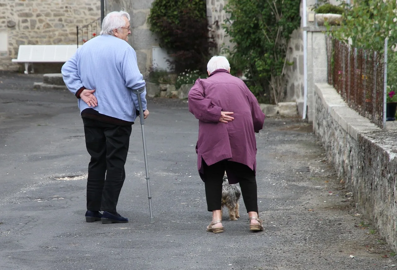 people, older people, care for the elderly, care, character, disease, maintenance, constant, empathy, compassion, seniors, older people, older people, older people, empathy, empathy, empathy, empathy, empathy. 4 things to check in home care agency services